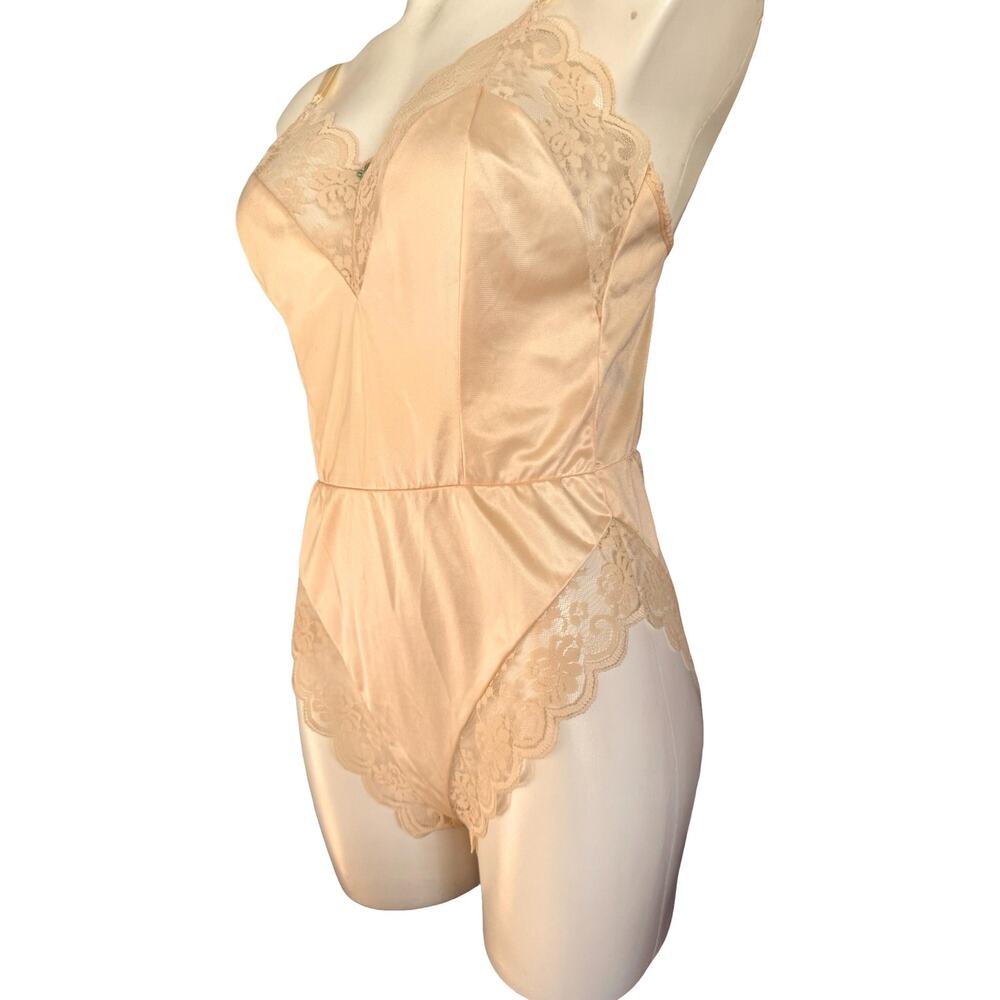 Vintage JCPenney Fantasia 80s Lace Nylon Teddy Rosebud Detail 34 - Picture 4 of 10